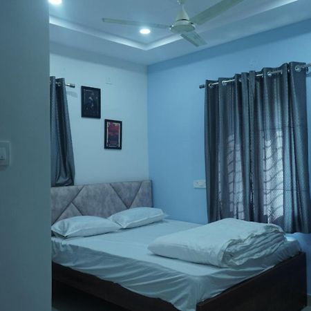 Cosmic Hotel & Guest House Gachibowli Raidurg Haïdarabad Extérieur photo