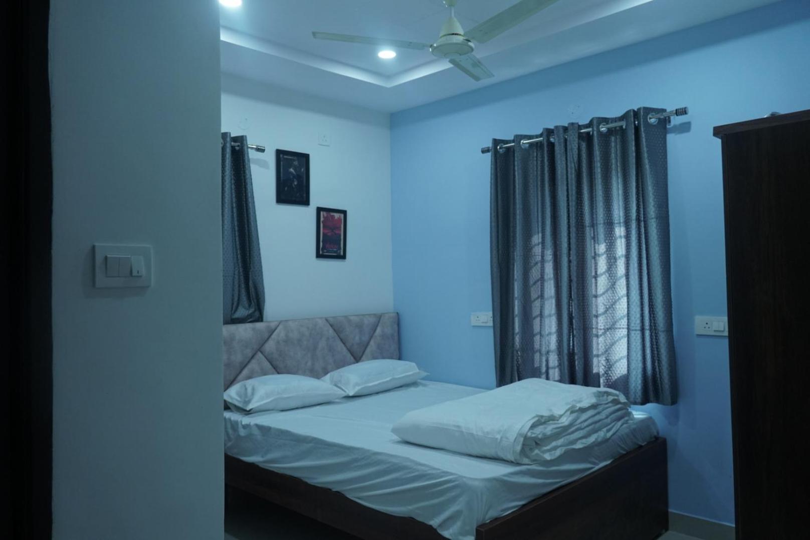 Cosmic Hotel & Guest House Gachibowli Raidurg Haïdarabad Extérieur photo
